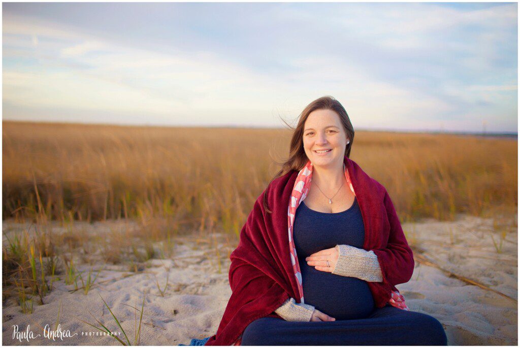 fort fisher maternity photo in the winter 
